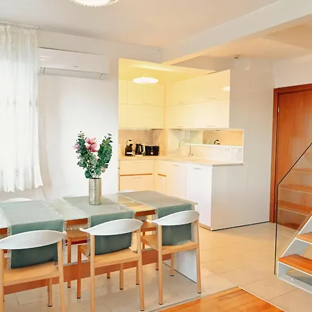 Golf Queen Maria Home2host דירה רזלוג