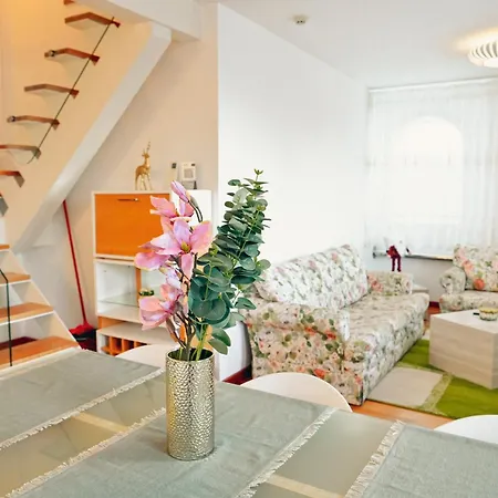 Golf Queen Maria Home2host * רזלוג