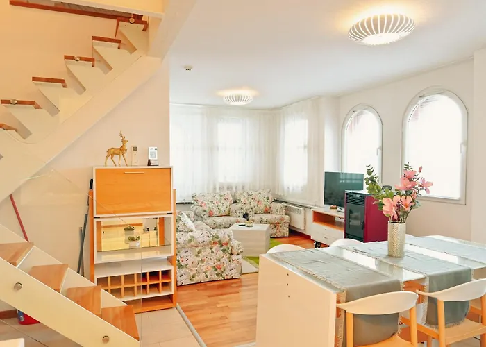 Golf Queen Maria Home2host * Ράζλογκ