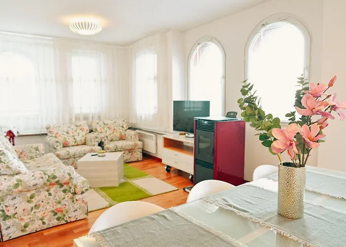 Golf Queen Maria Home2host * Ράζλογκ