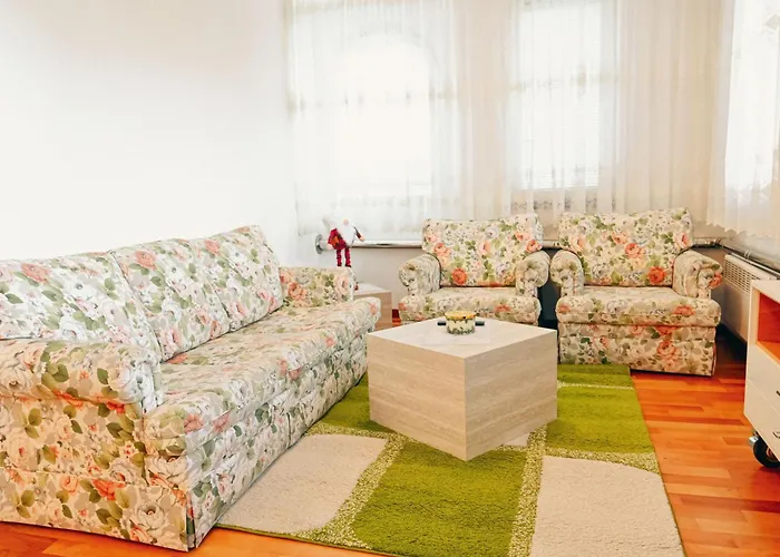 Golf Queen Maria Home2host * Ράζλογκ