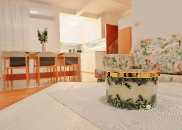 Διαμέρισμα Golf Queen Maria Home2host